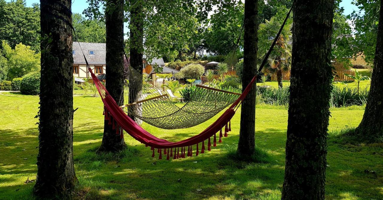 Le Vieux Moulin Gites - A Charming Stone Cottage With Garden View And Seasonal Pool Guégon Exteriér fotografie