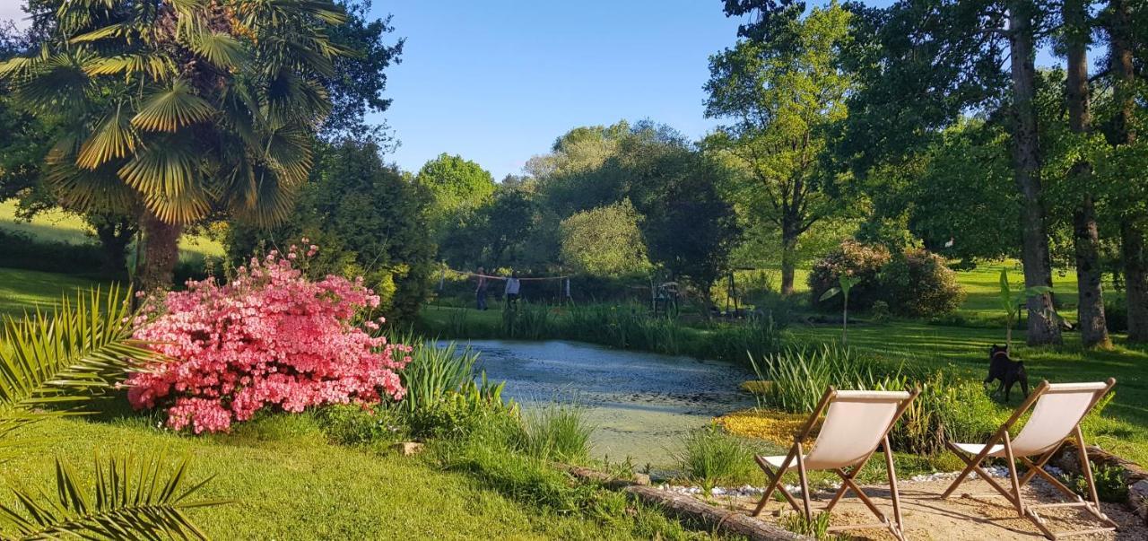 Le Vieux Moulin Gites - A Charming Stone Cottage With Garden View And Seasonal Pool Guégon Exteriér fotografie