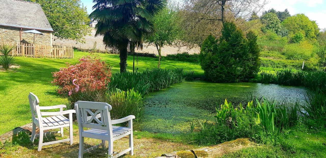 Le Vieux Moulin Gites - A Charming Stone Cottage With Garden View And Seasonal Pool Guégon Exteriér fotografie